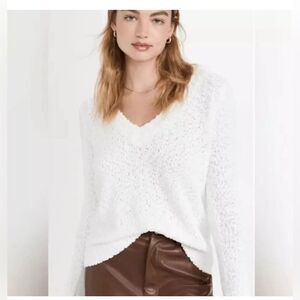 L'AGENCE Huxley V Neck Sweater white size small